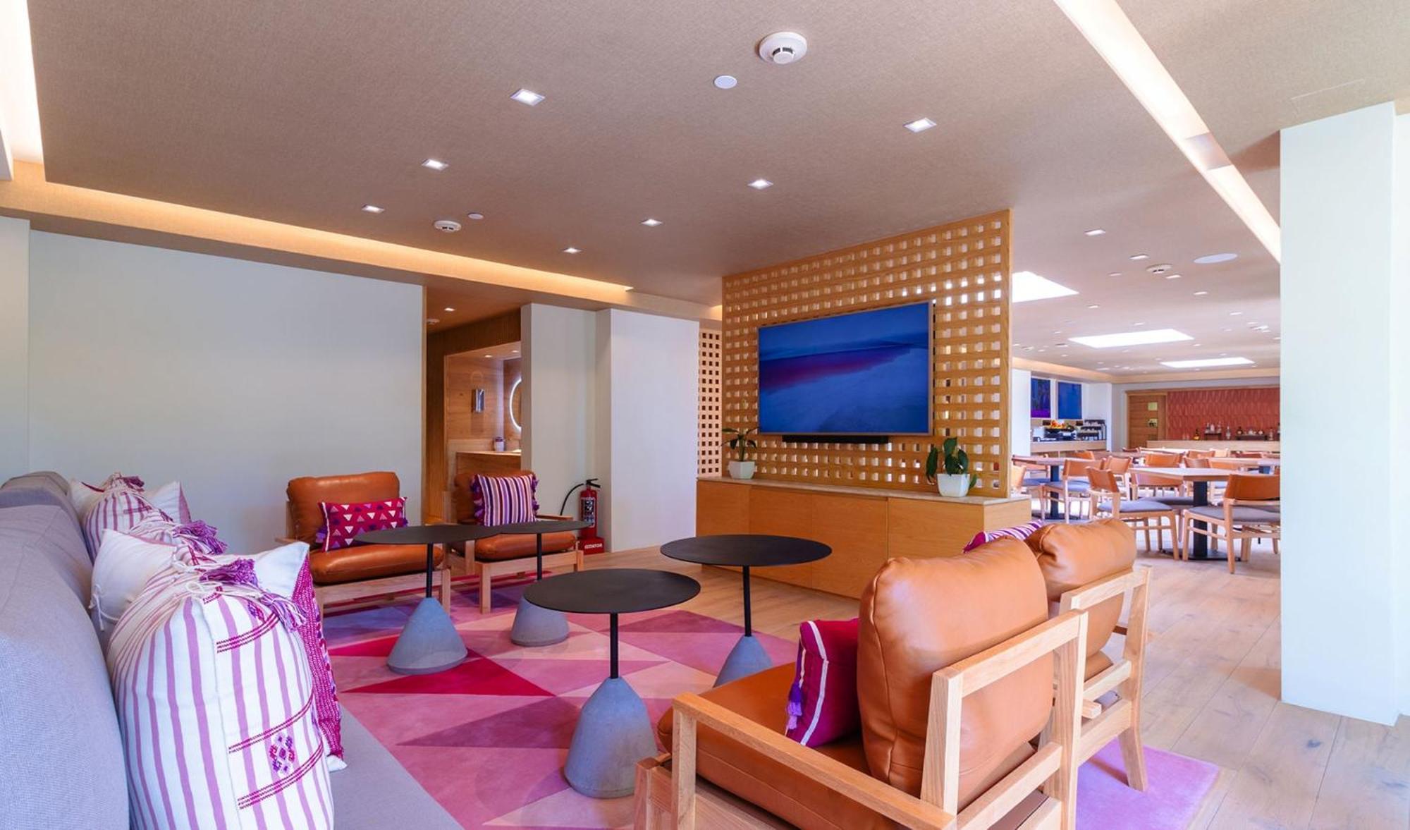 Camino Real Polanco Mexico Hotel Exterior foto The lounge at Changi Airport